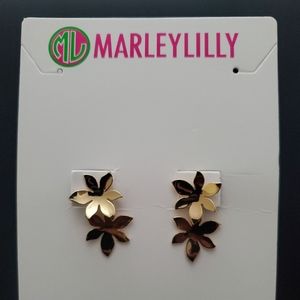 Double Flower Post Earrings Gold New